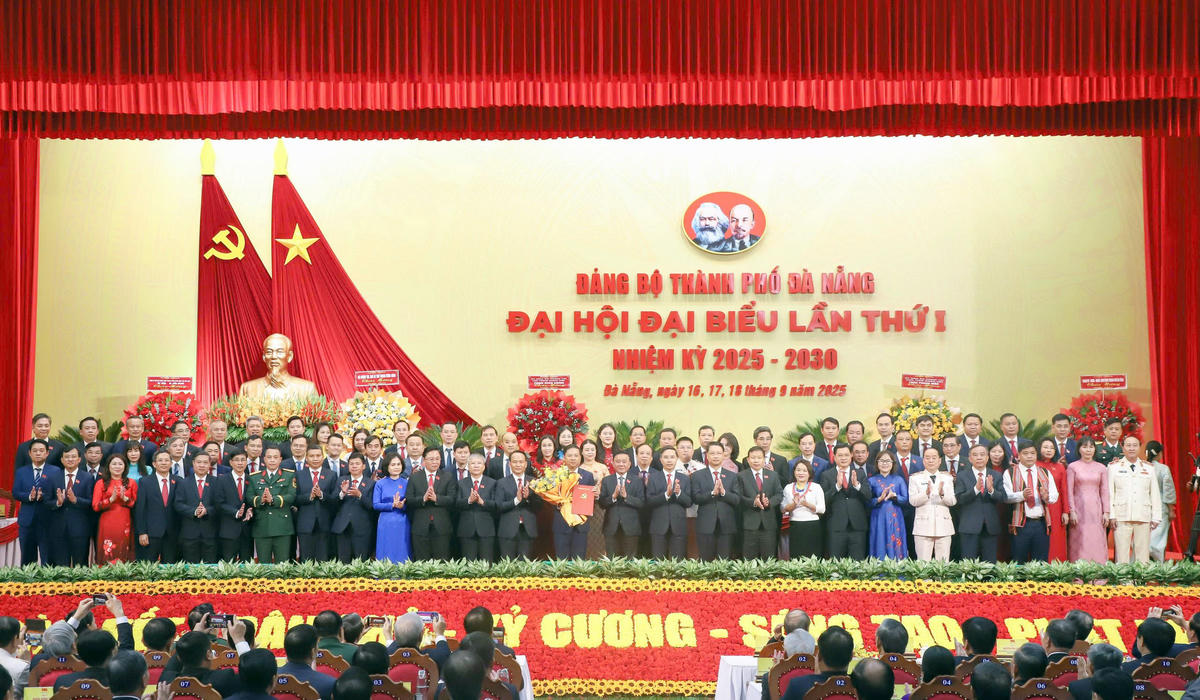 Ban Chấp hành Đảng bộ TP Đà Nẵng ra mắt đại hội. Ảnh: Nguyễn Tú