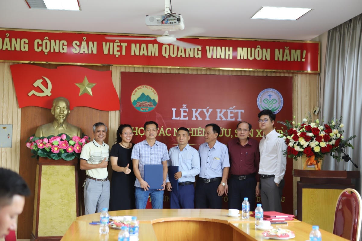 Khẳng định chất lượng, Linh Dược Ngự Y Việt hợp tác chiến lược với Viện Dược liệu Trung ương