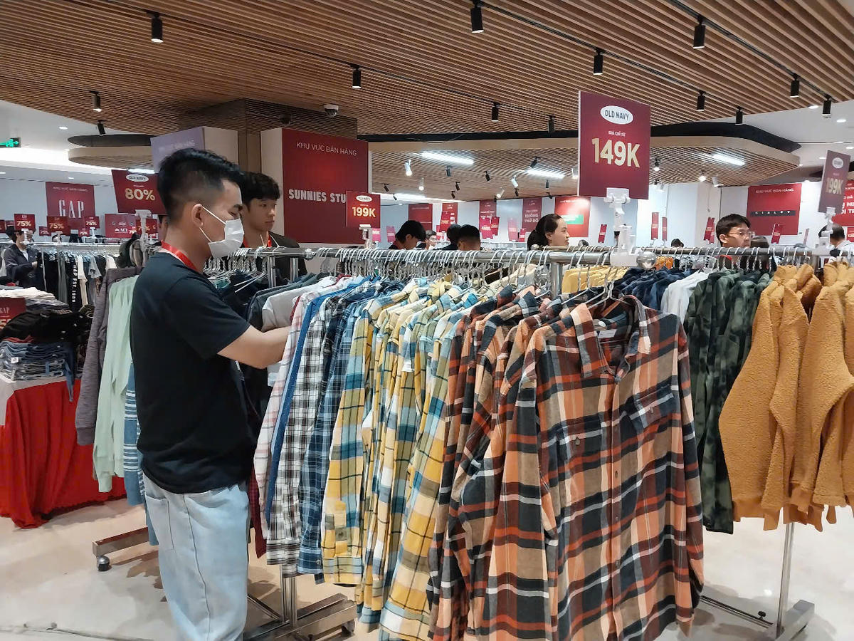 Dư nợ cho vay bán buôn, bán lẻ tăng hơn 15% so với cùng kỳ. Ảnh: S.X