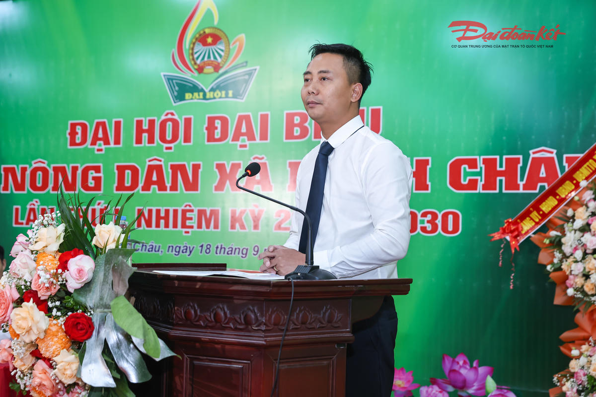 Ông Nguyễn Đức Tiến, Bí thư Đảng ủy, Chủ tịch HĐND xã Minh Châu phát biểu tại Đại hội. Ảnh: Quang Vinh.