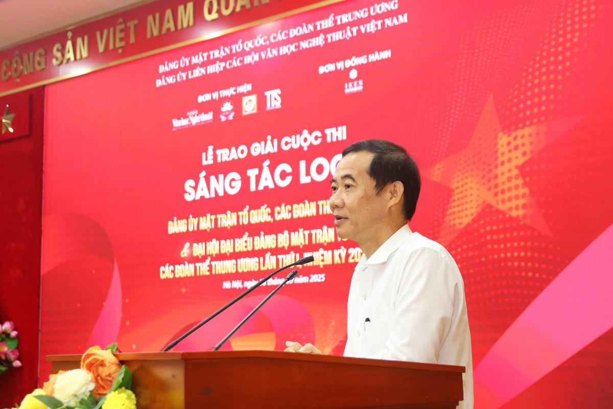 Ông Nguyễn Thái Học, Phó Bí thư Đảng ủy MTTQ, các đoàn thể Trung ương phát biểu tại buổi lễ. Ảnh: Tiến Đạt.