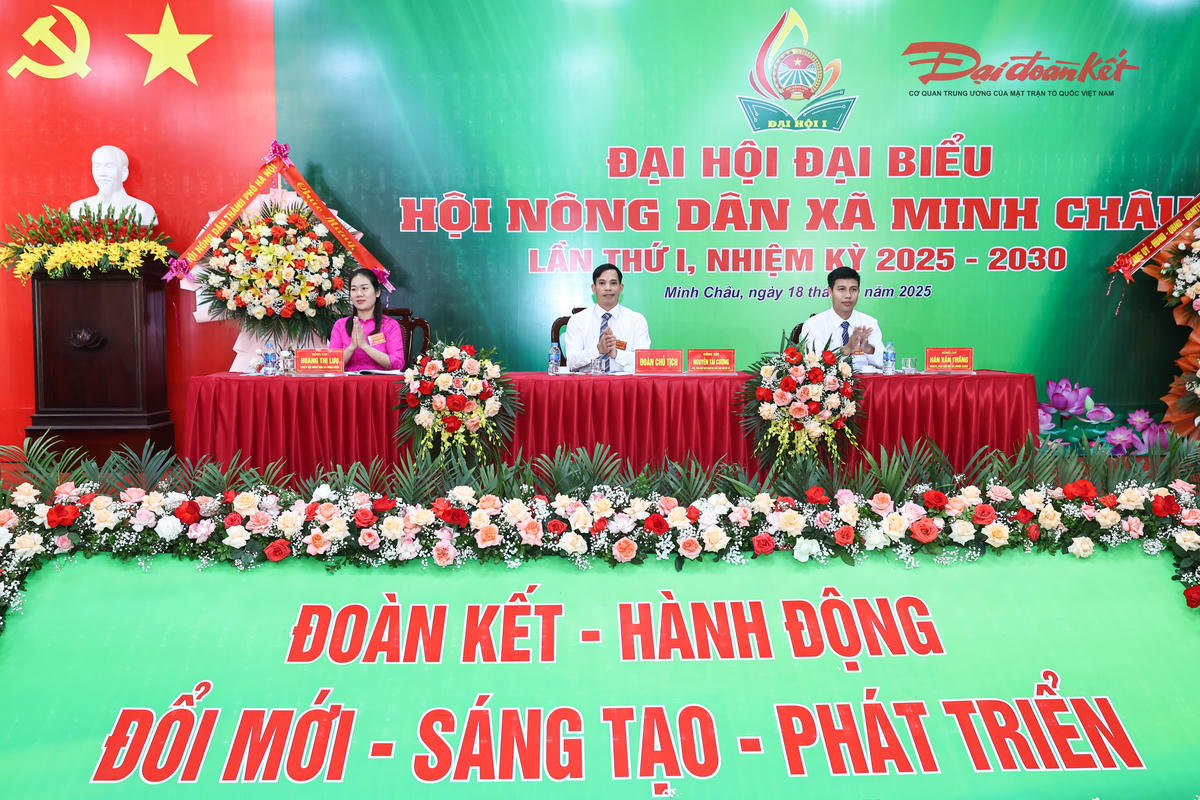 Đoàn Chủ tịch điều hành Đại hội. Ảnh: Quang Vinh.