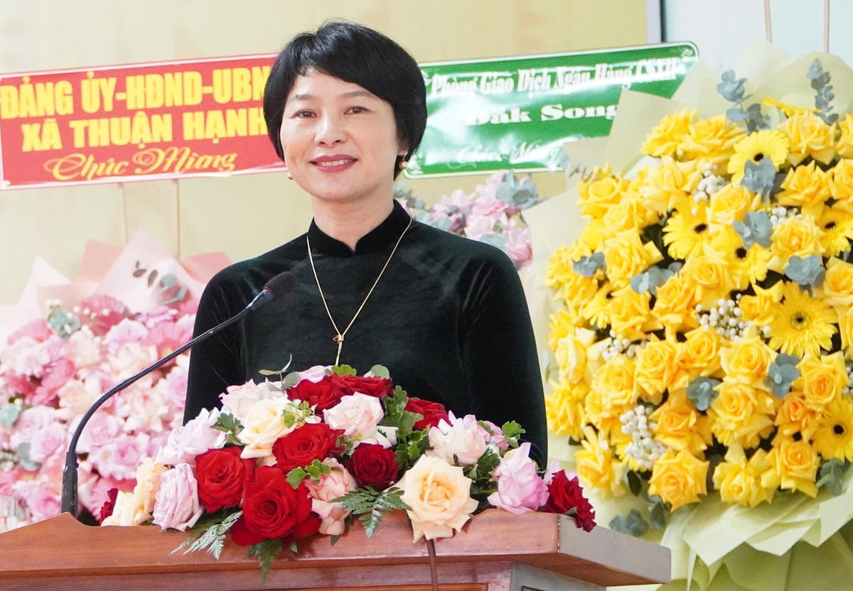 Bà Phạm Thị Phúc, Phó Bí thư Tỉnh ủy, Chủ tịch Ủy ban MTTQ Việt Nam tỉnh Lâm Đồng phát biểu tại Đại hội. (Ảnh H.H)