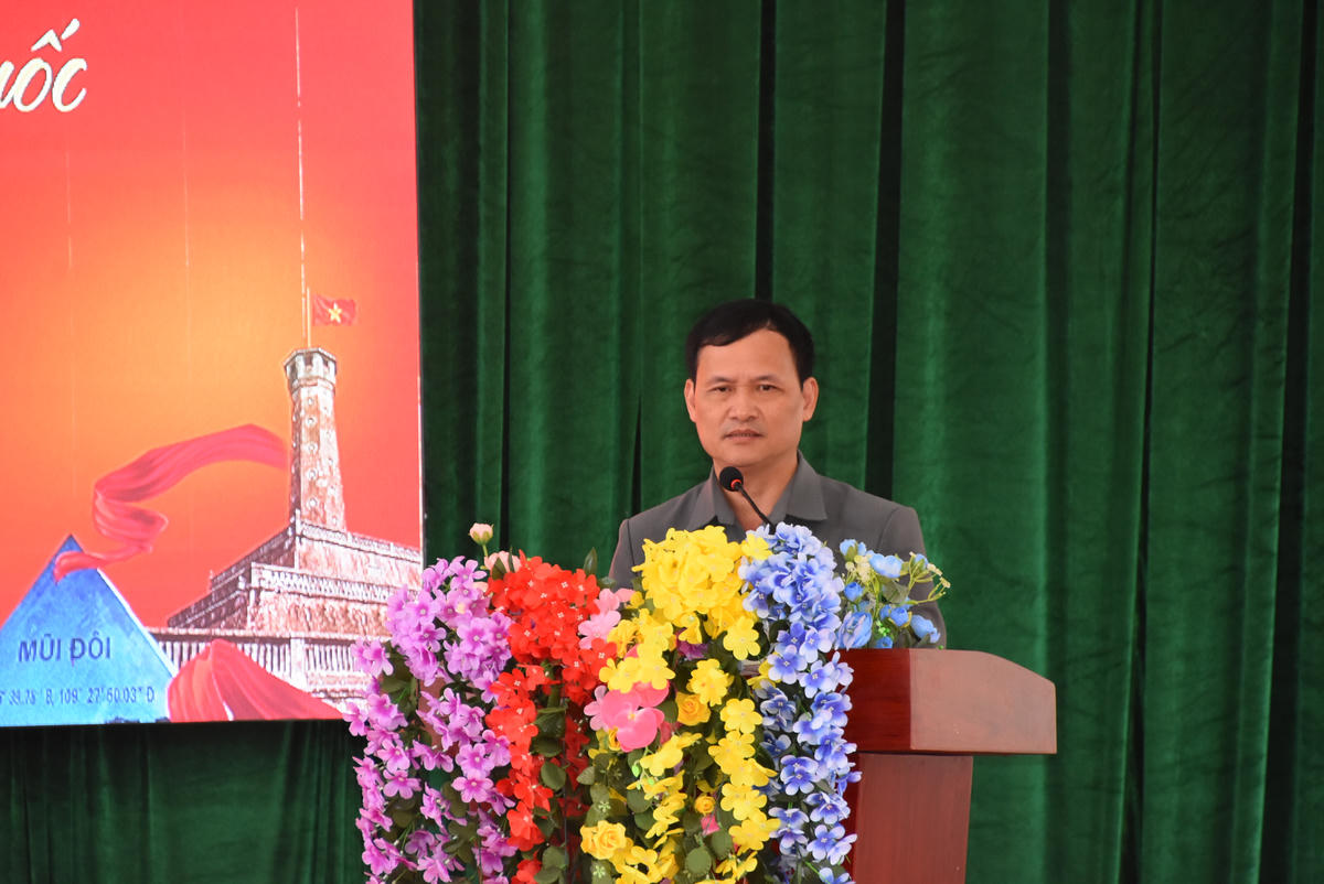 Ông Triệu Tài Phong, Ủy viên BCH Đảng bộ tỉnh, Phó Chủ tịch Ủy ban MTTQ Việt Nam tỉnh, Chủ tịch Liên đoàn lao động tỉnh Tuyên Quang phát biểu tại Chương trình.