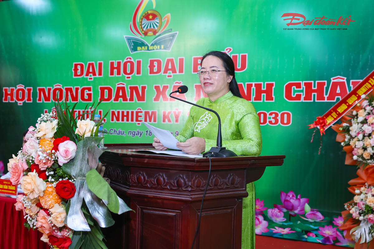 Bà Phạm Hải Hoa, Phó Chủ tịch Ủy ban MTTQ Việt Nam thành phố, Chủ tịch Hội Nông dân thành phố Hà Nội phát biểu tại đại hội. Ảnh: Quang Vinh.