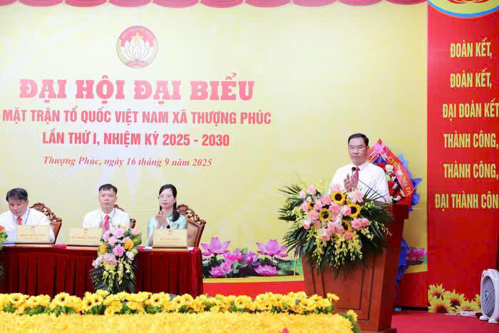 Bí thư Đảng ủy, Chủ tịch HĐND xã Thượng Phúc Tạ Hữu Thọ phát biểu tại Đại hội. Ảnh: TB.