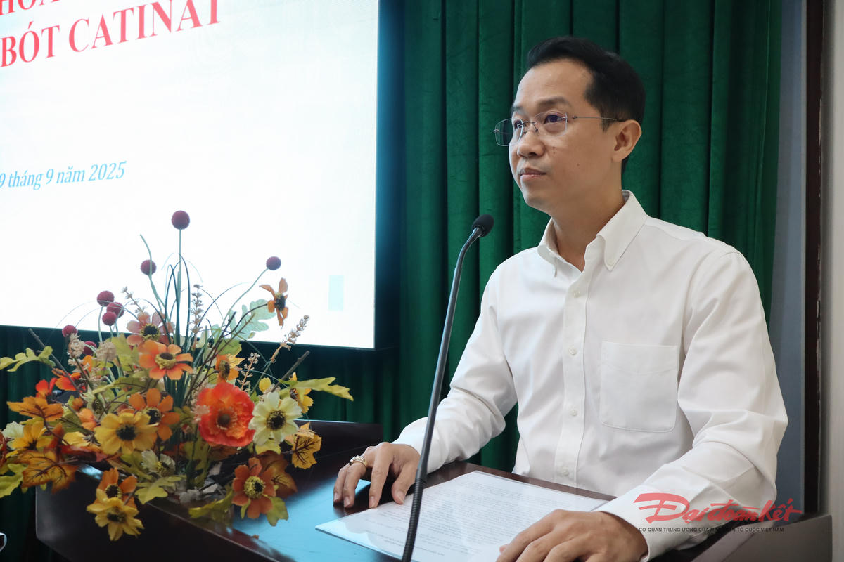 Ông Lâm Thiếu Kỳ - Giám đốc Trung tâm Bảo tồn Di tích TP Hồ Chí Minh phát biểu đề dẫn hội thảo khoa học. Ảnh: Hồng Phúc.