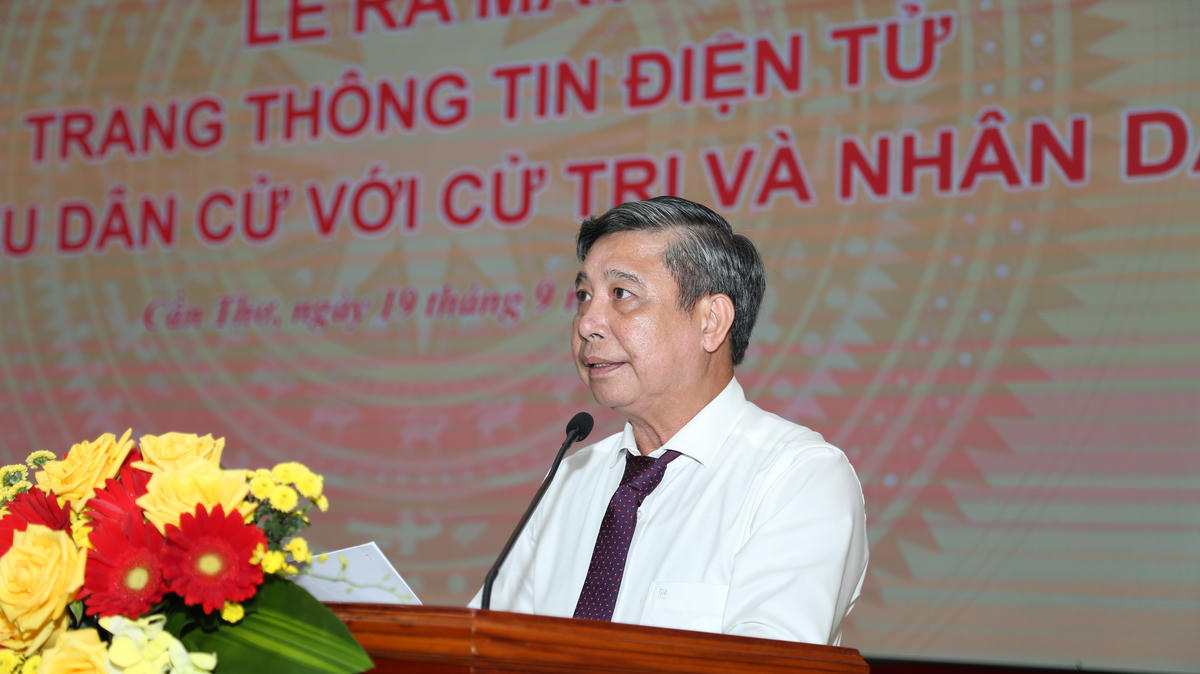 Phó Bí thư Thường trực Thành uỷ, Chủ tịch HĐND TP Cần Thơ Đồng Văn Thanh phát biểu tại  lễ ra mắt Trang thông tin điện tử.