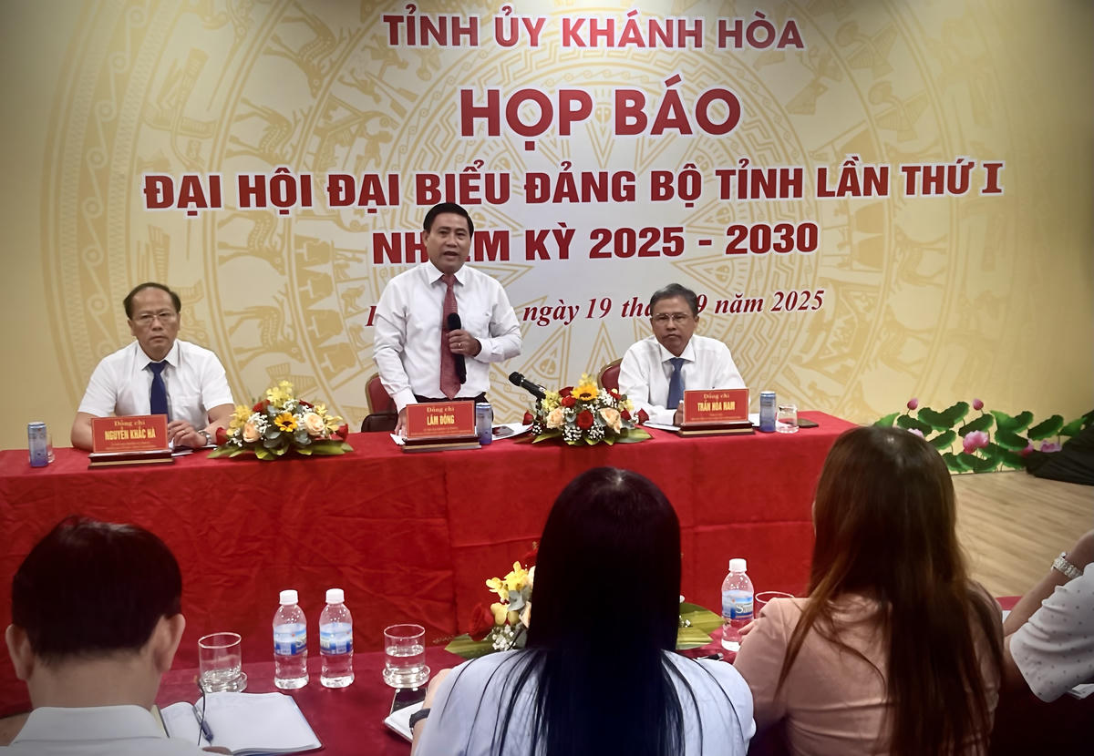 Khánh Hòa tổ chức họp báo, thông báo về việc chuẩn bị Đại hội đại biểu Đảng bộ tỉnh lần thứ I, nhiệm kỳ 2025-2030. (ảnh Thùy Trang)
