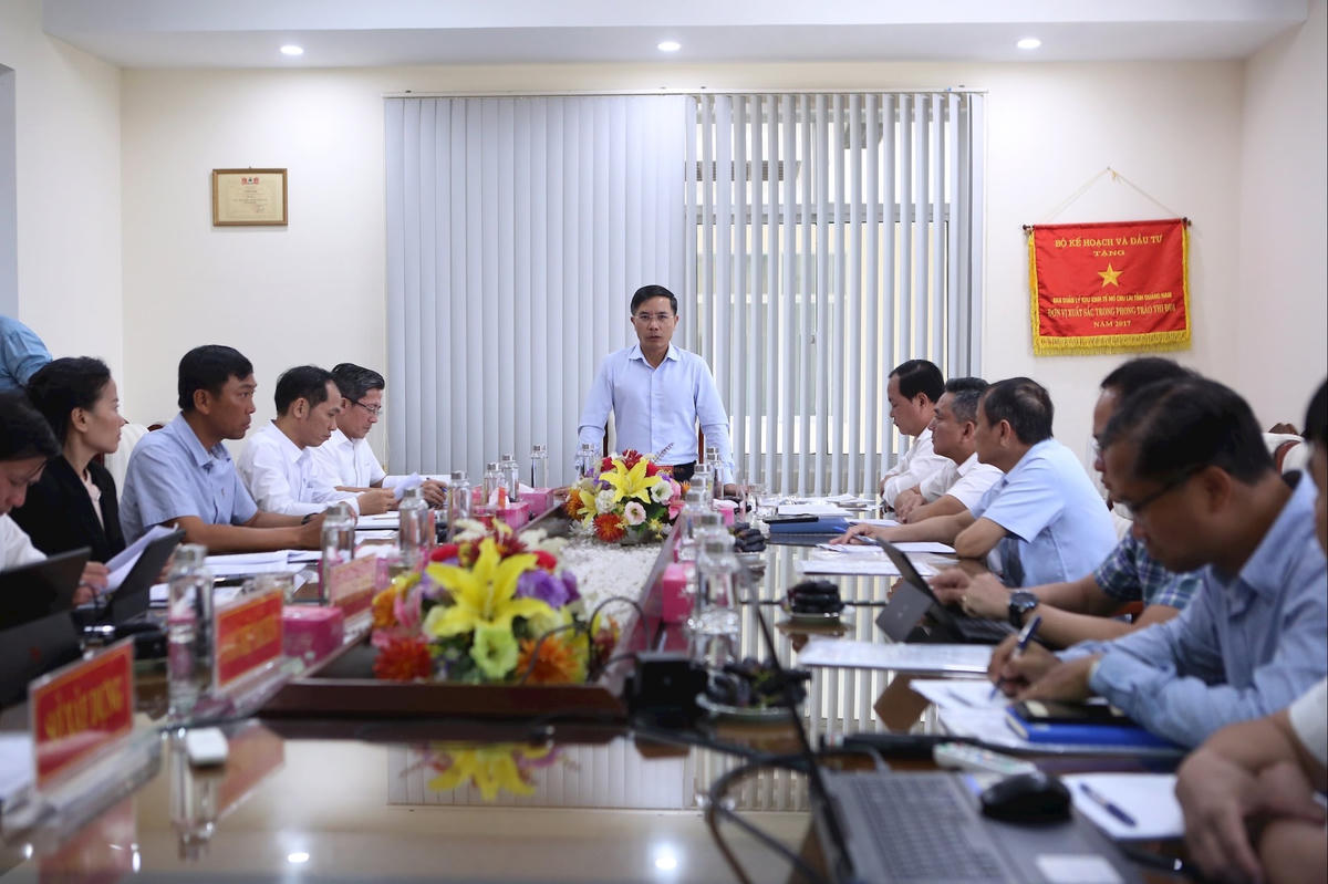 Chủ tịch UBND TP Đà Nẵng Phạm Đức Ấn phát biểu tại buổi làm việc. Ảnh: CV.