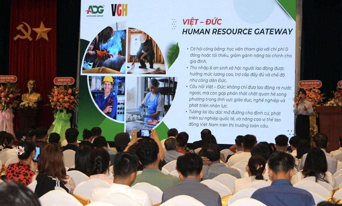 Chương trình hướng nghiệp – học tập – việc làm tại Đức được tổ chức chiều 20/9. Ảnh: Q.Định.