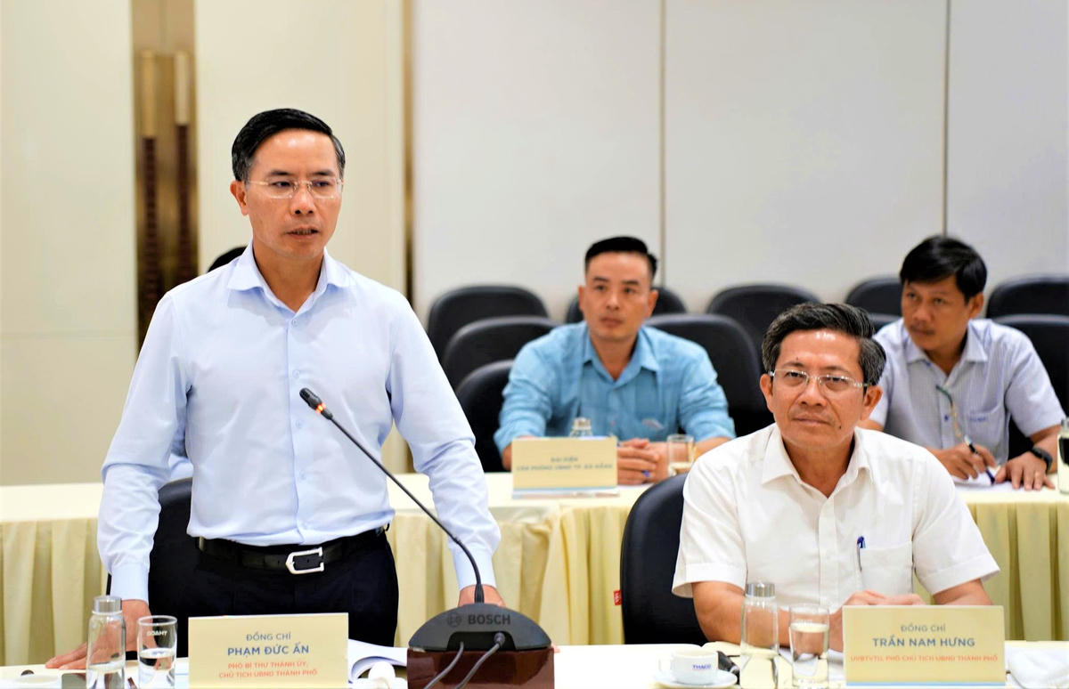 Chủ tịch UBND Đà Nẵng Phạm Đức Ấn phát biểu tại buổi làm việc. Ảnh: Nguyễn Tín.