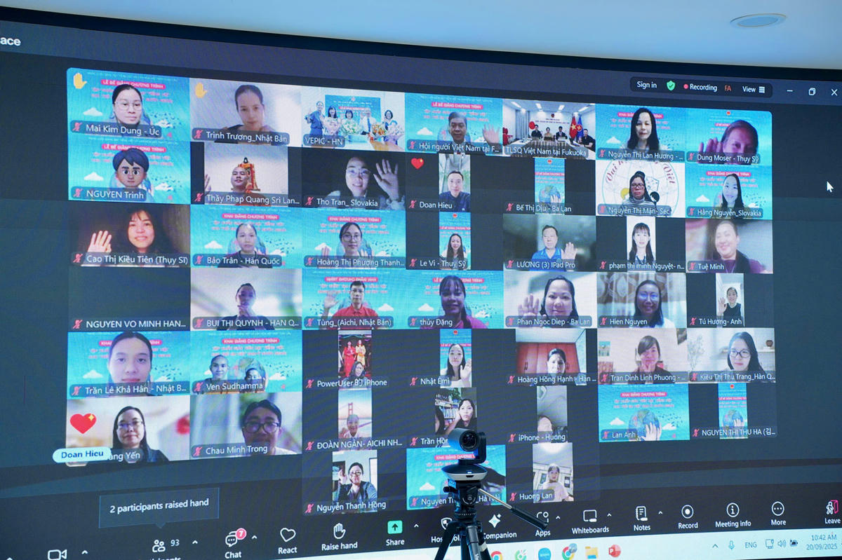 Sự kiện có sự tham dự của đại diện Cơ quan ngoại giao Việt Nam tại các nước, Ban cố vấn, các giảng viên cùng hơn 500 thầy cô giáo đến từ 30 quốc gia và vùng lãnh thổ.