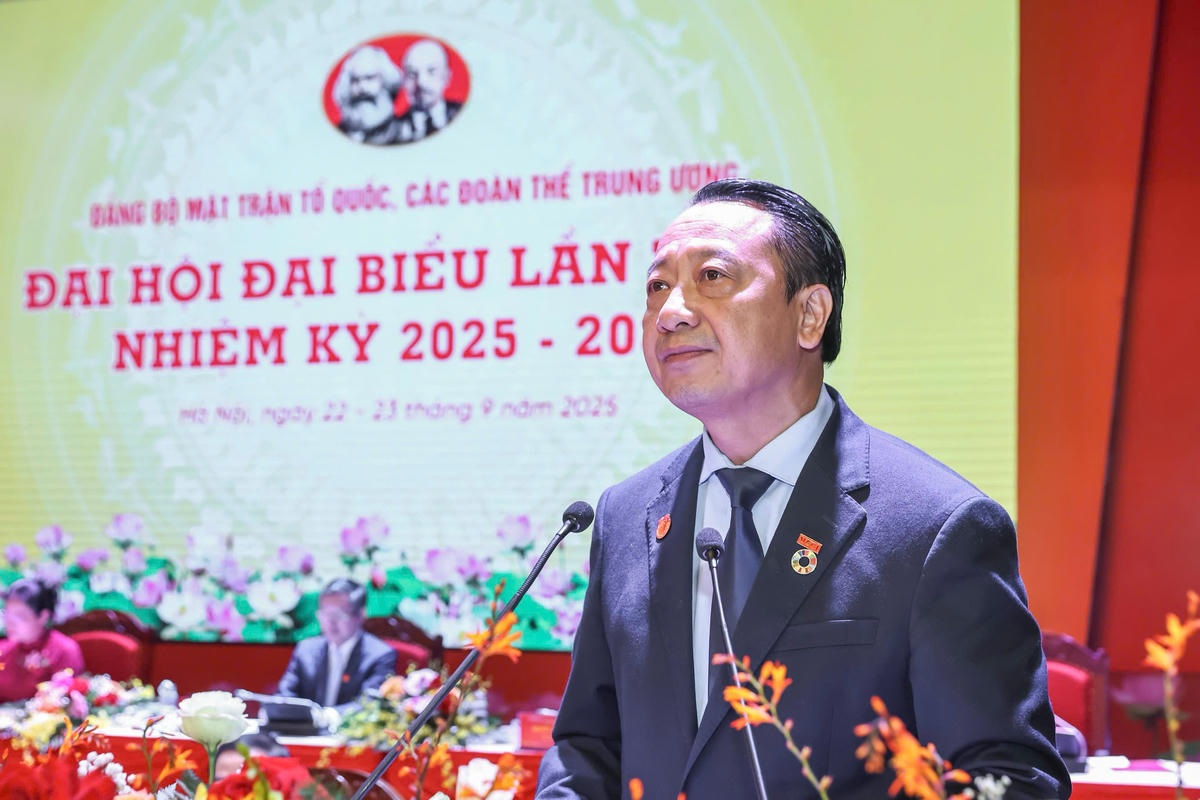 Ông Nguyễn Quang Vinh, Phó Chủ tịch Liên đoàn thương mại và công nghiệp Việt Nam (VCCI) phát biểu tham luận tại Đại hội. Ảnh: Quang Vinh.