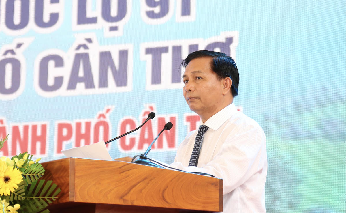 Chủ tịch UBND TP Cần Thơ Trần Văn Lâu phát biểu tại Lễ khởi công.