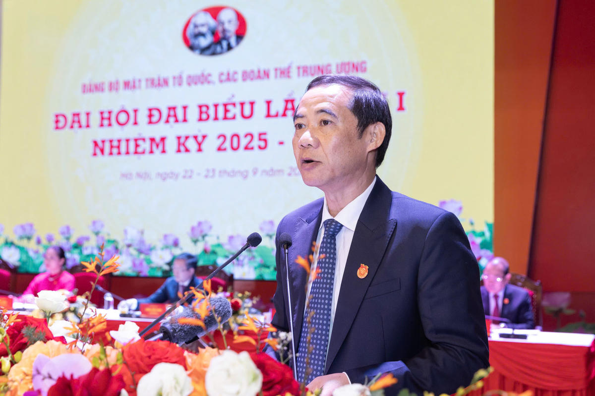 Đồng chí Nguyễn Thái Học, Phó Bí thư Đảng ủy MTTQ, các đoàn thể Trung ương trình bày Báo cáo kiểm điểm sự lãnh đạo, chỉ đạo của Ban Chấp hành Đảng bộ MTTQ, các đoàn thể Trung ương nhiệm kỳ 2020 - 2025.