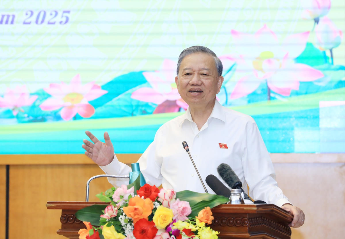 Tổng Bí thư Tô Lâm phát biểu tại hội nghị tiếp xúc cử tri đơn vị bầu cử số 1, thành phố Hà Nội. Ảnh: Viết Thành.