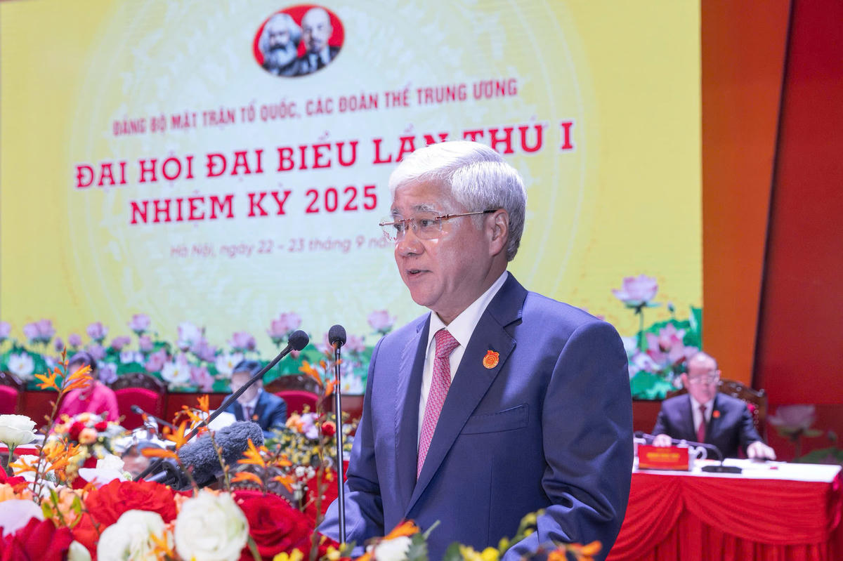Đồng chí Đỗ Văn Chiến - Ủy viên Bộ Chính trị, Bí thư Trung ương Đảng, Bí thư Đảng ủy MTTQ, các đoàn thể Trung ương, Chủ tịch Ủy ban Trung ương MTTQ Việt Nam phát biểu khai mạc đại hội.