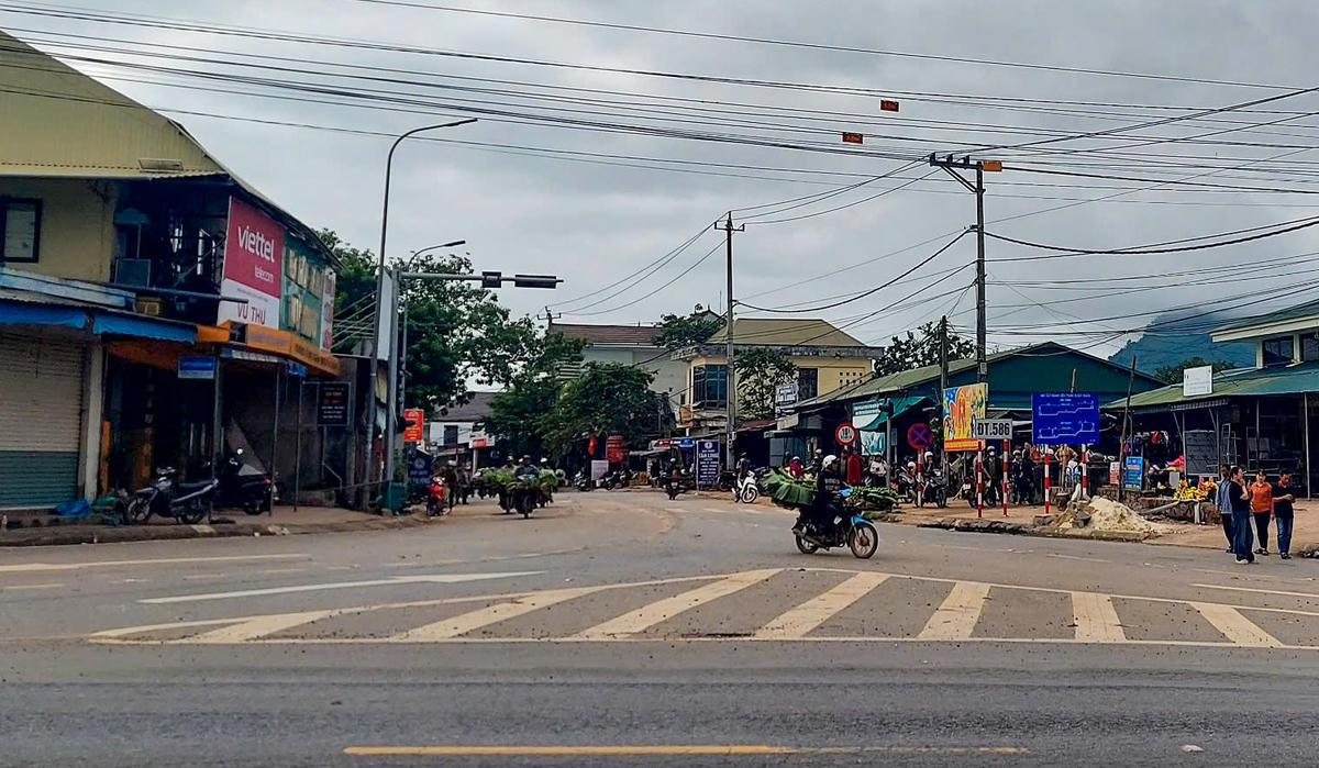 Ngã ba Tân Long (nút giao giữa QL 9 và ĐT 586) đã thông thoáng. Ảnh: ĐN.