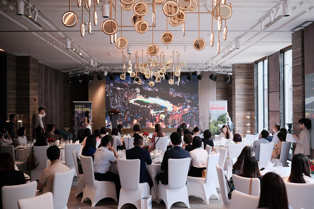 Các đại biểu, khách mời tham gia phần chia sẻ của Tổng cục Du lịch Hồng Kông.