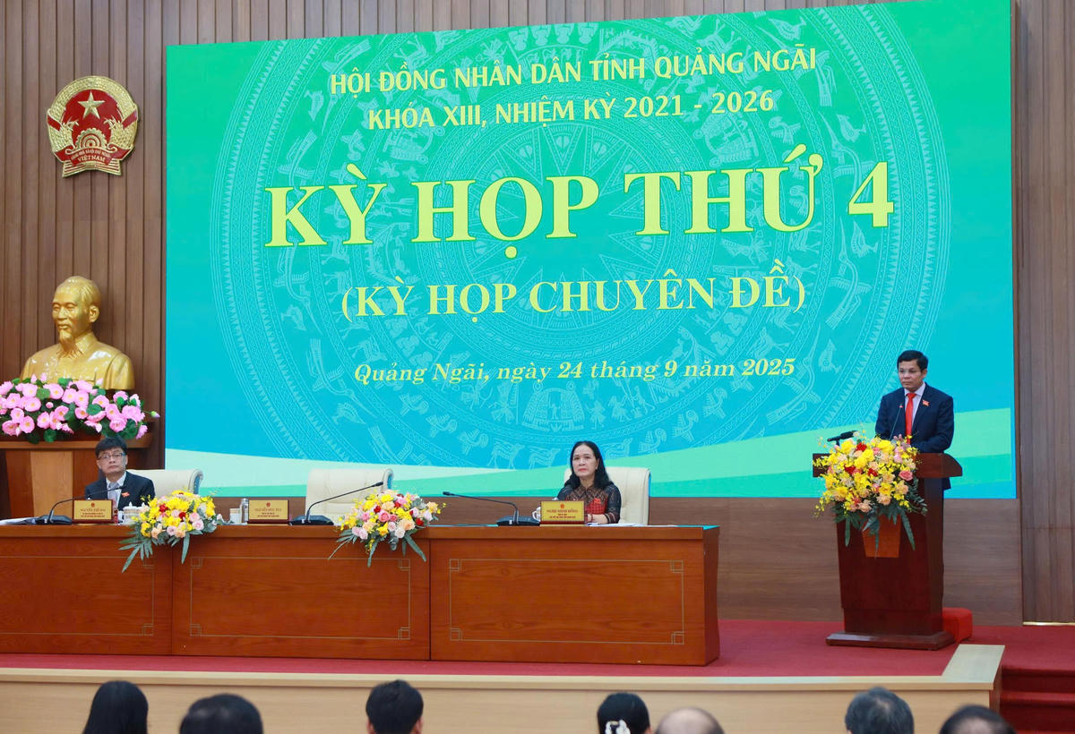   Quang cảnh kỳ họp thứ 4 (chuyên đề), HĐND tỉnh Quảng Ngãi khóa XIII. Ảnh Tấn Thành.  