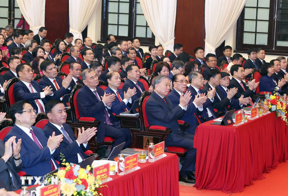 Tổng Bí thư Tô Lâm và các đồng chí Lãnh đạo, nguyên Lãnh đạo Đảng, Nhà nước dự Đại hội. (Ảnh: Thống Nhất/TTXVN)