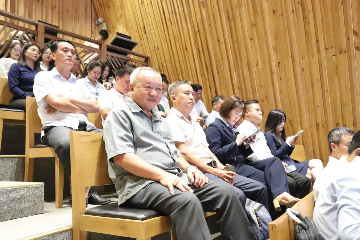 Các đại biểu về dự. Ảnh: CL.