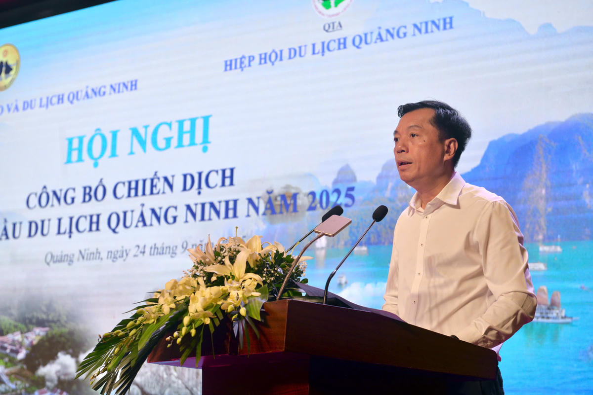    Ông Nguyễn Lâm Nguyên, Phó Giám đốc Sở Văn hóa, Thể thao và Du lịch Quảng Ninh phát biểu tại hội nghị. Ảnh: Ngọc Anh.