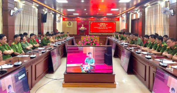 Các đại biểu tham dự tại các điểm cầu. Ảnh: CA.