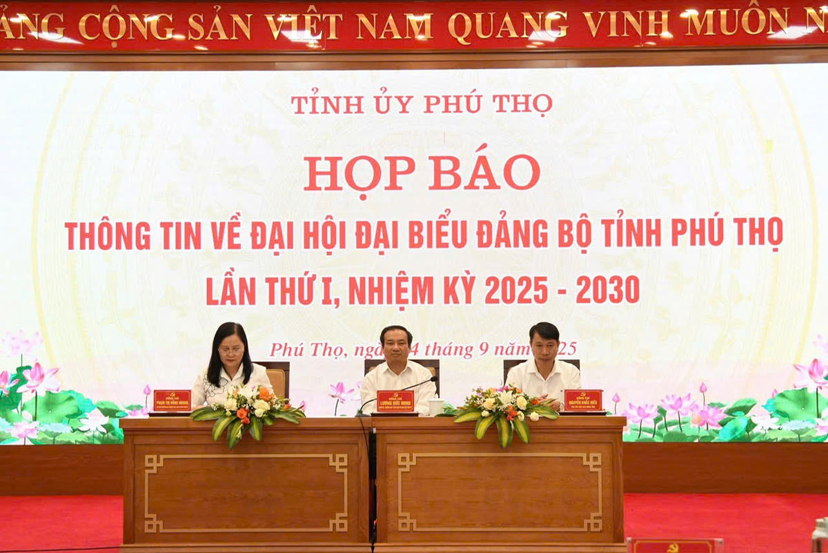 Quang cảnh buổi họp báo.