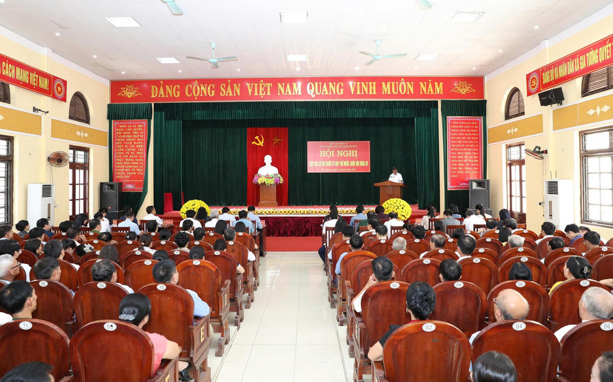 Toàn cảnh hội nghị tiếp xúc cử tri tại xã Gia Tường. Ảnh: Đình Minh