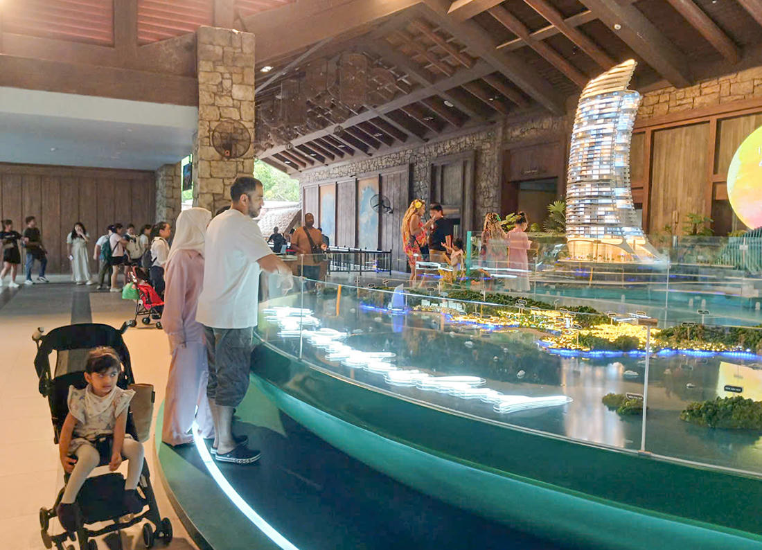 Khách Hồi giáo du lịch tại Phú Quốc. Ảnh Nguyễn Minh.