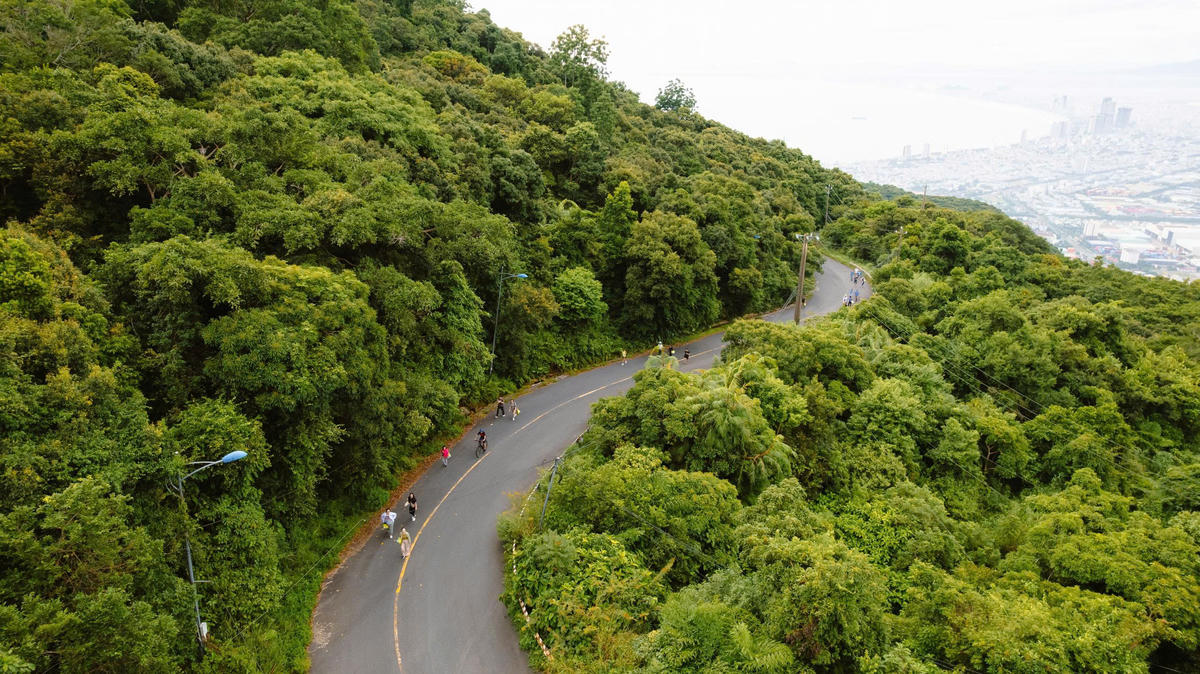 Hành trình trải nghiệm giữa rừng đáng nhớ của các đại biểu. Ảnh: Phan Minh Hải.