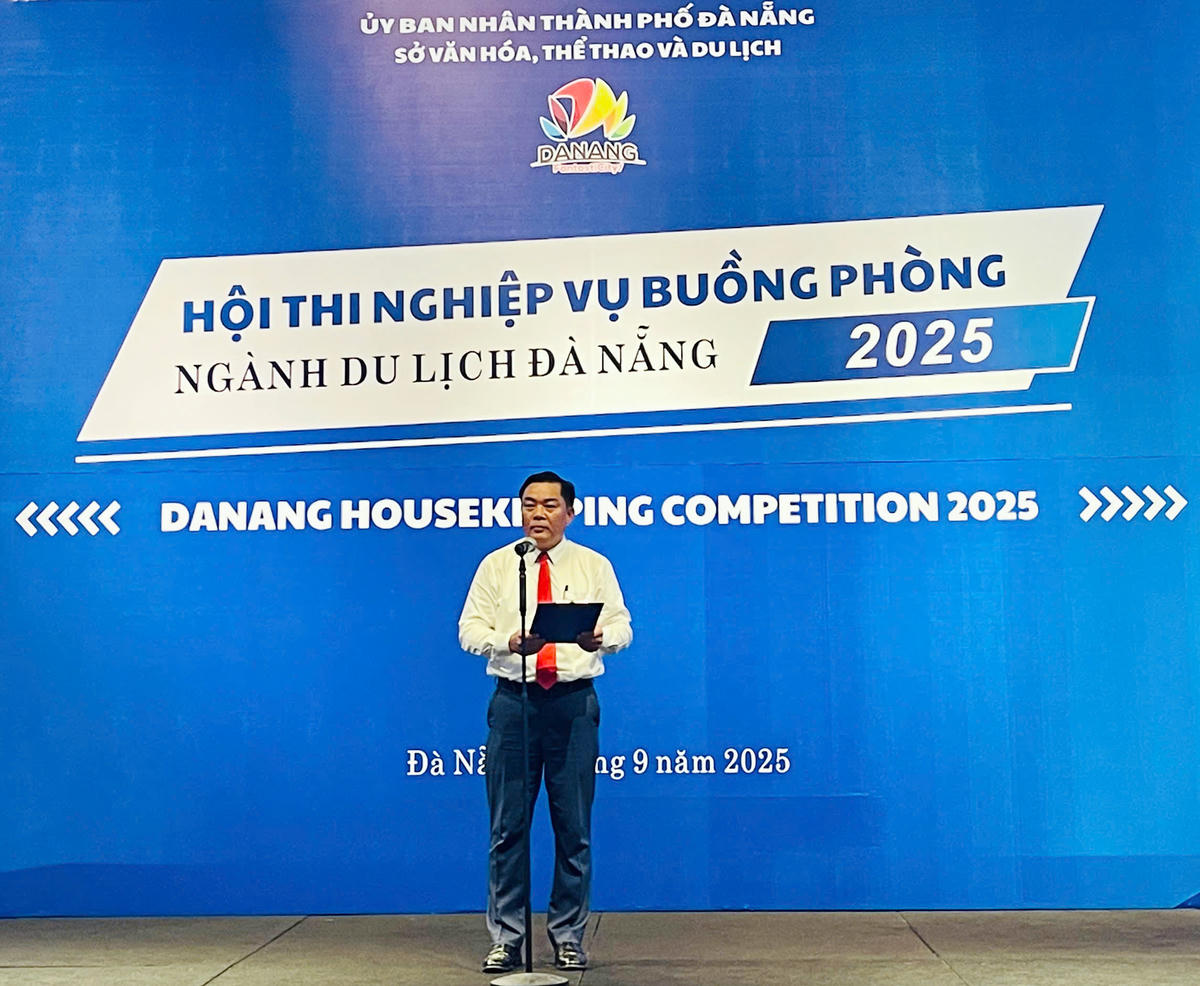   Ông Tào Viết Hải, Phó Giám đốc Sở Văn hóa, Thể thao và Du lịch cho biết với tài năng, kinh nghiệm, sự sáng tạo và tinh thần nhiệt huyết, đam mê, yêu nghề, các thí sinh đã mang đến những phần thi ấn tượng và đầy cảm xúc. Ảnh: Nguyễn Tú.  