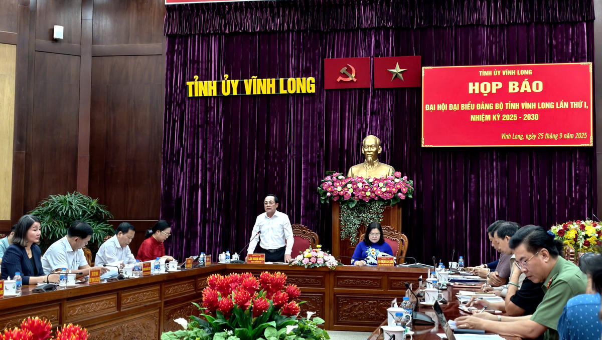Quang cảnh buổi họp báo thông tin về Đại hội Đảng bộ tỉnh Vĩnh Long lần thứ I, nhiệm kỳ 2025 – 2030. Ảnh Trung Kiên.