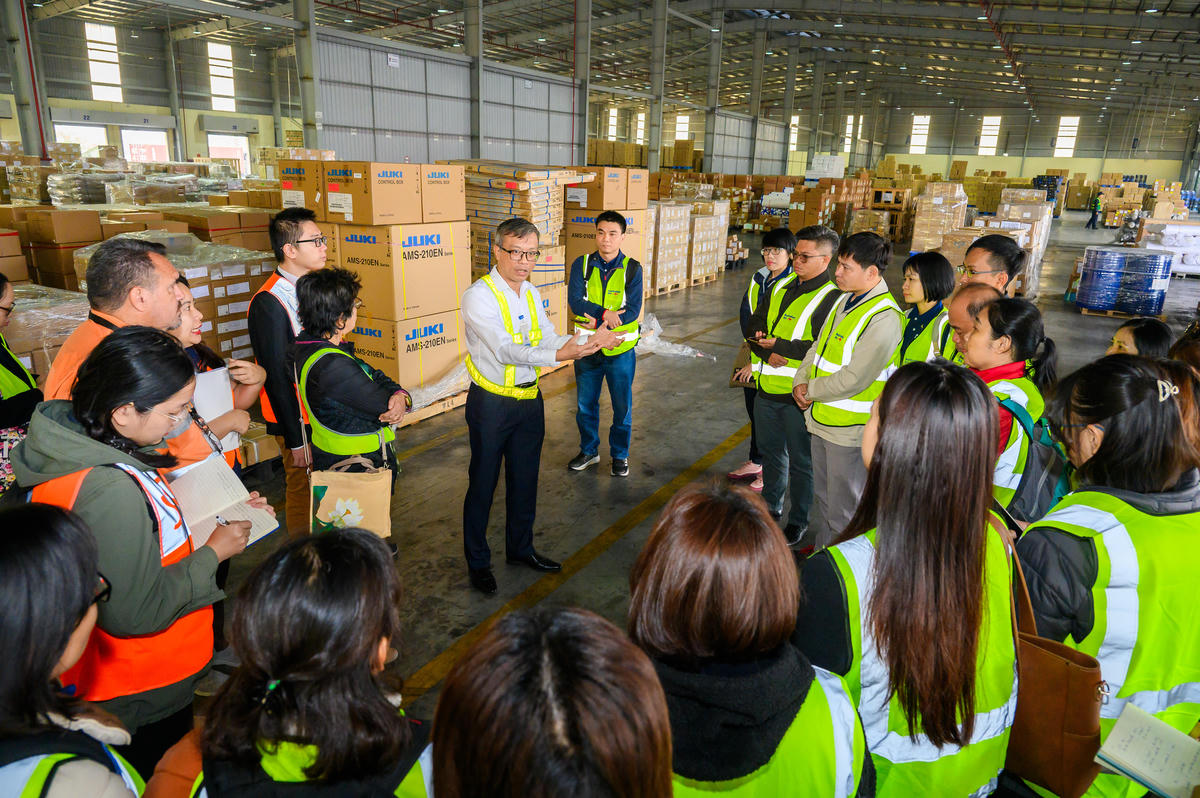   Sinh viên logistics đang được đánh giá theo CBTA.    