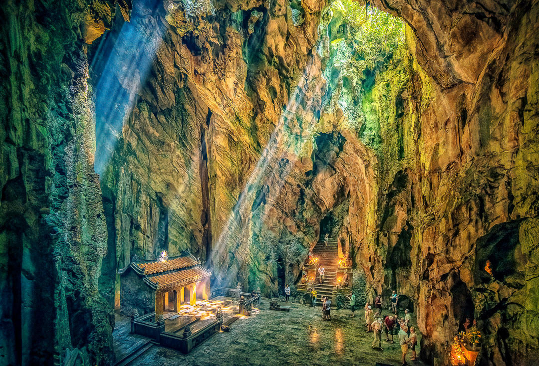 Động Huyền Không tại danh thắng Ngũ Hành Sơn. Ảnh: Huỳnh Văn Truyền.