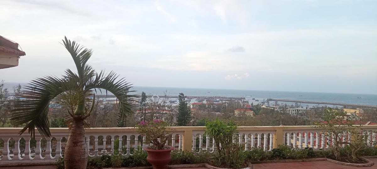   Thời tiết tại Bạch Long Vĩ, Hải Phòng trong sáng 25/9 có mưa nhỏ, gió cấp 3-4. Ảnh: CTV.