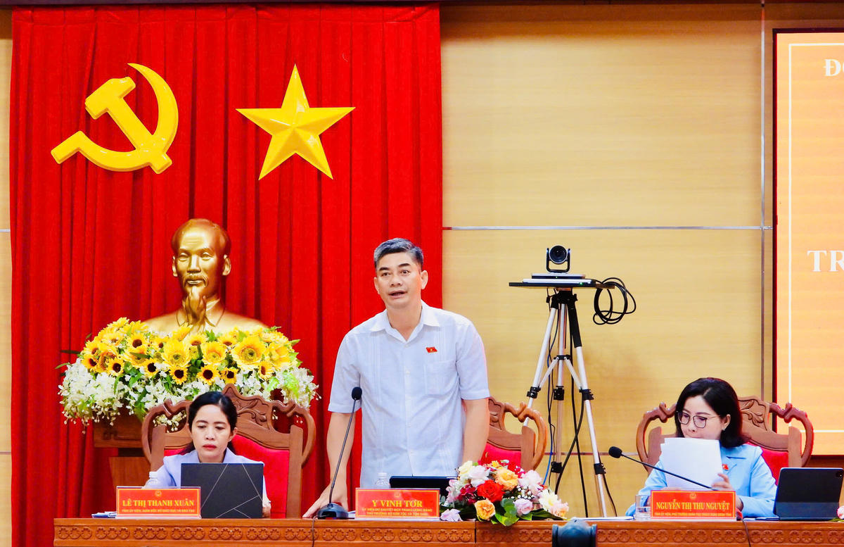 Thứ trưởng Bộ Dân tộc và Tôn giáo Y Vinh Tơr phát biểu. Ảnh: Thanh Nga.