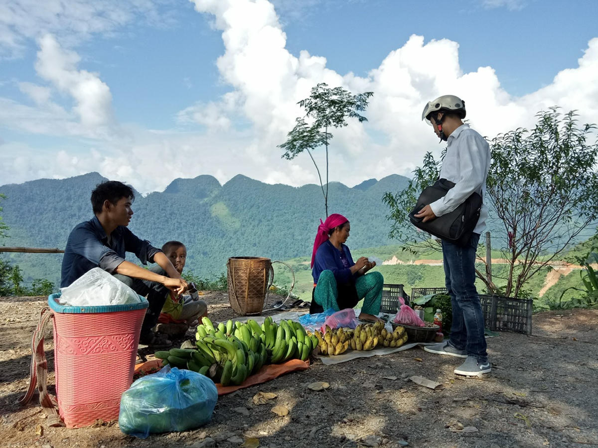 Không chỉ có thiên nhiên hùng vĩ, con người Tây Bắc rất thân thiện và mến khách. 	Ảnh: P. Sỹ.