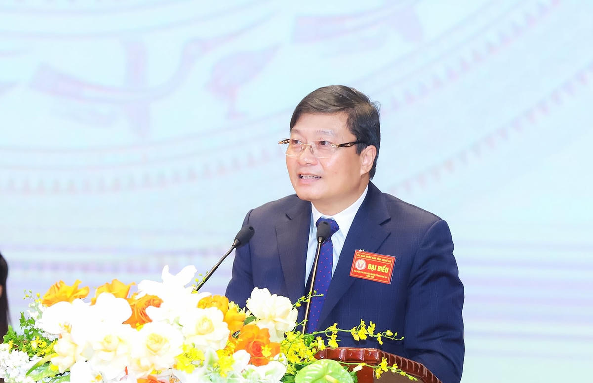 Ông Lê Hồng Vinh - Chủ tịch UBND tỉnh Nghệ An phát biểu tại đại hội. Ảnh: TD