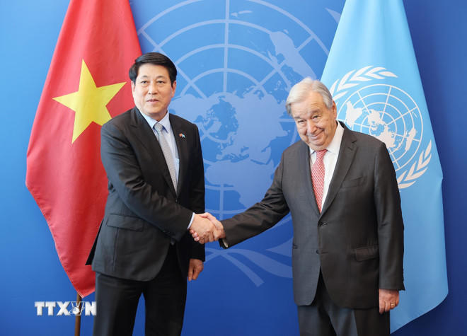  Chủ tịch nước Lương Cường gặp Tổng Thư ký Liên hợp quốc Antonio Guterres. (Ảnh: Lâm Khánh/TTXVN).
