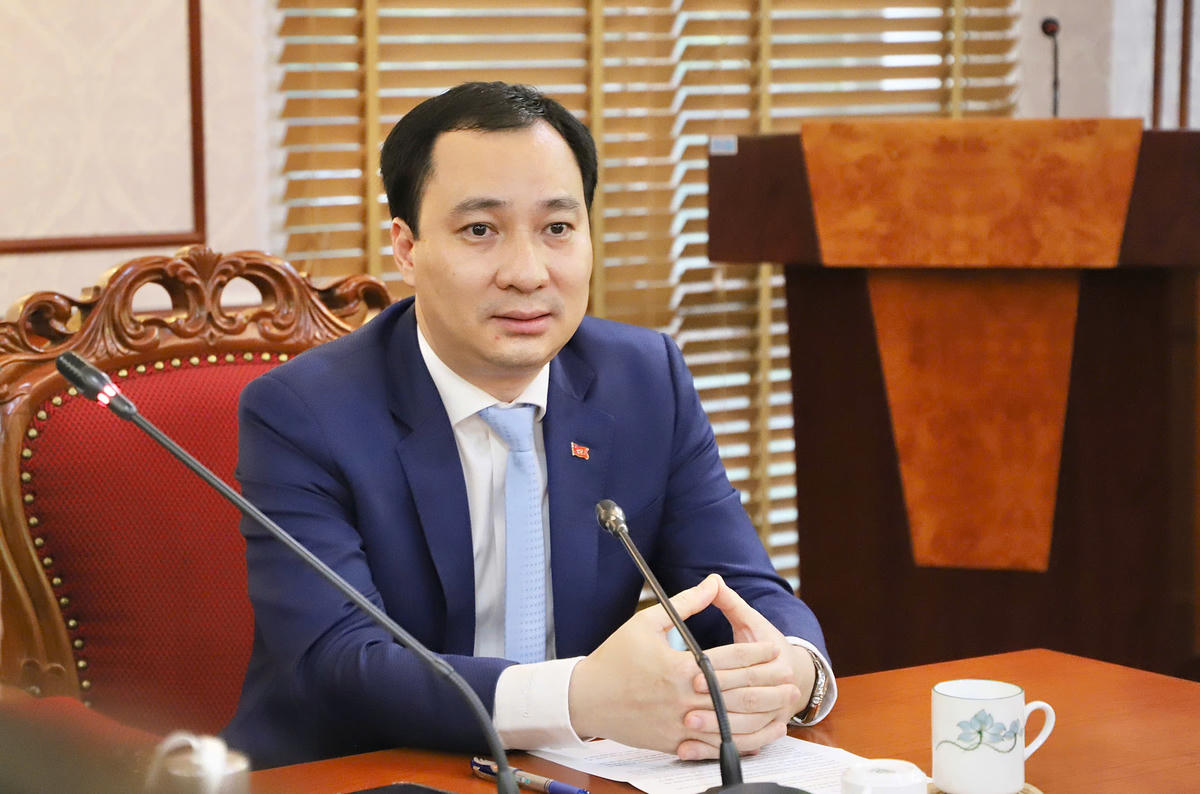 Ông Vũ Văn Tiến, Uỷ viên Đoàn Chủ tịch, Trưởng ban Tuyên giáo Cơ quan UBTƯ MTTQ Việt Nam phát biểu tại buổi sinh hoạt.