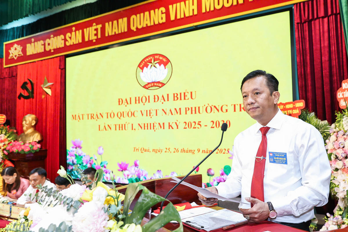 Ông Văn Quốc Cường - Bí thư Đảng ủy, Chủ tịch HĐND phường Trí Quả phát biểu tại Đại hội.