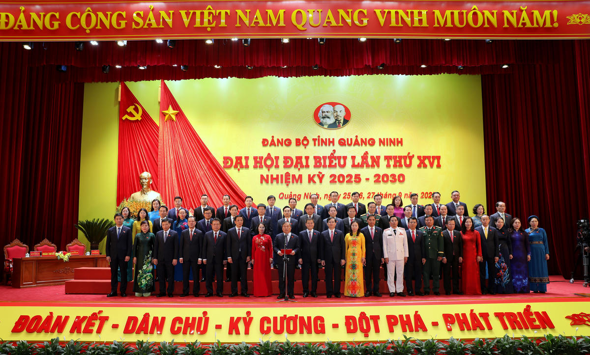 Đại hội đại biểu tỉnh Quảng Ninh ra mắt Ban Chấp hành Đảng bộ tỉnh Quảng Ninh khóa XVI, nhiệm kỳ 2025 - 2030. Ảnh: CTV. 