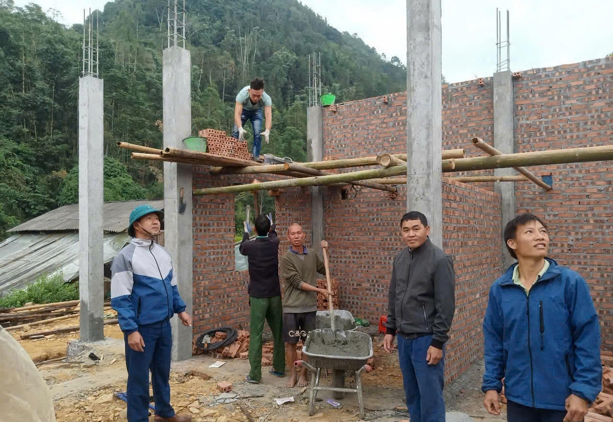 Hỗ trợ
xây nhà cho người nghèo ở xã Bản Lầu (Lào Cai)