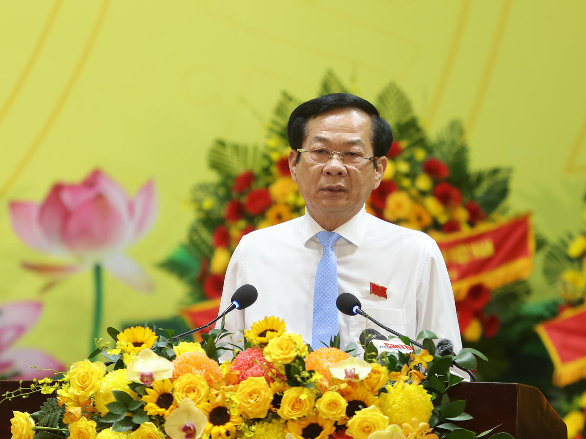Ông Đỗ Thanh Bình, Bí thư Thành ủy Cần Thơ phát biểu tại phiên trù bị. Ảnh Trung Kiên 