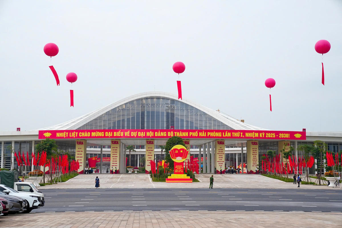 Trung tâm Hội nghị và Biểu diễn thành phố, nơi diễn ra Đại hội Đảng bộ thành phố Hải Phòng lần thứ I. Ảnh: PT. 