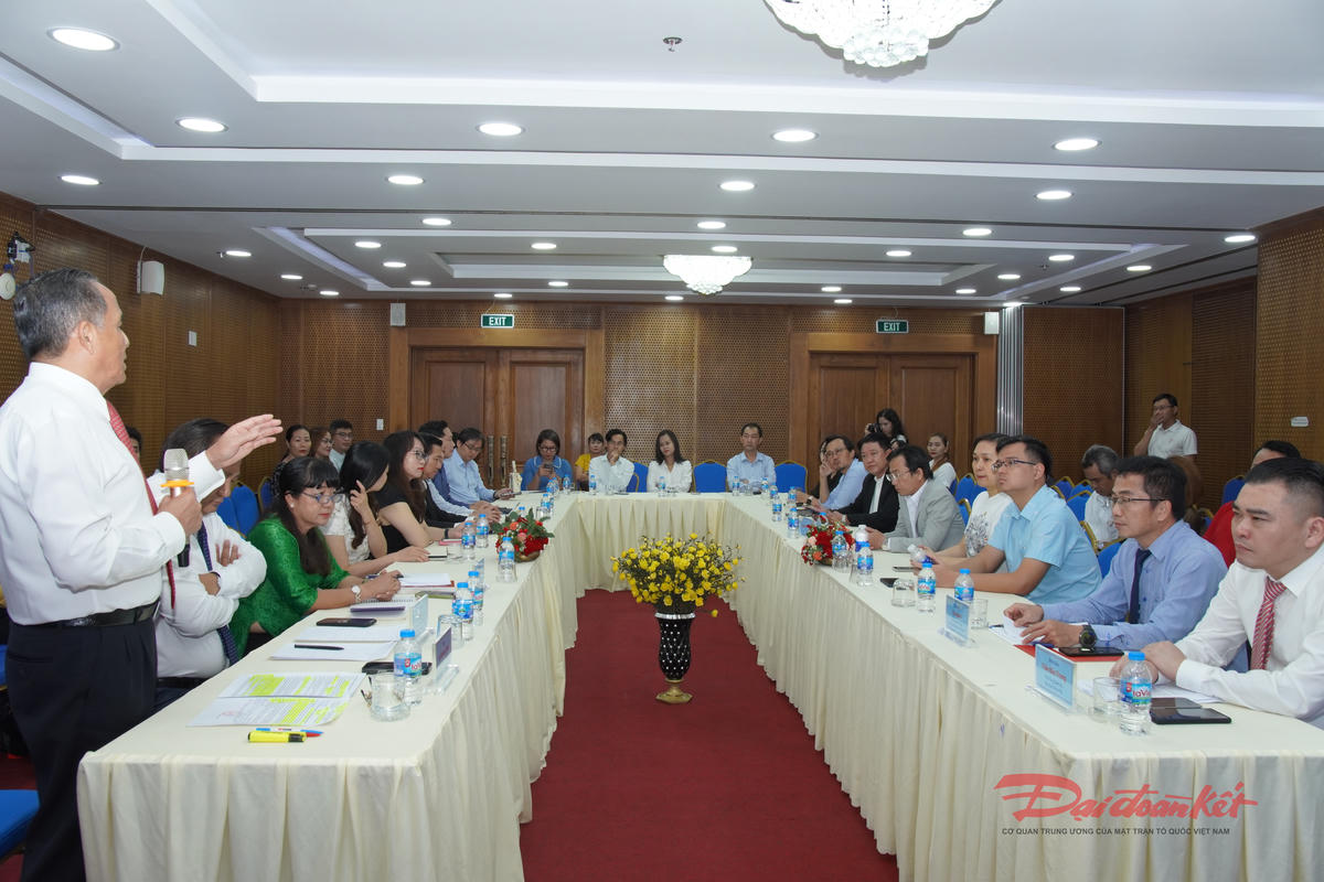 Ông Lê Hoàng Châu - Chủ tịch Hiệp hội Bất động sản TP Hồ Chí Minh (HoREA) phát biểu tại buổi tọa đàm.