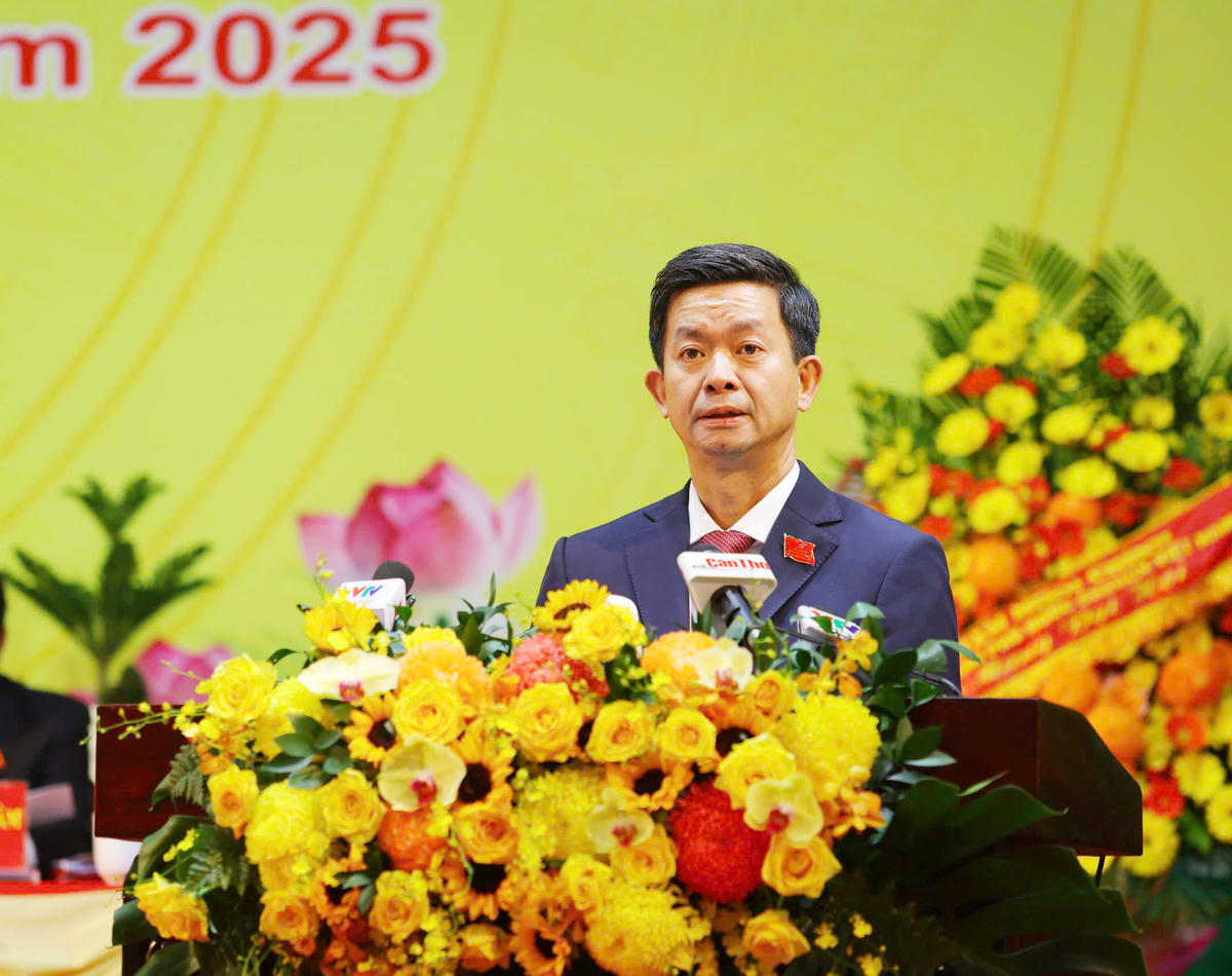 Bí thư Thành ủy Cần Thơ Lê Quang Tùng phát biểu nhận nhiệm vụ. Ảnh Trung Kiên.